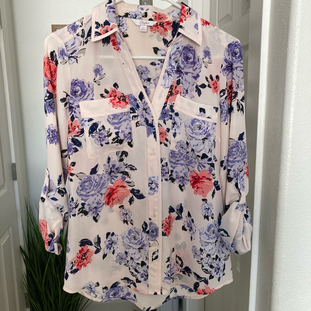 Size Small- Brand: Candie’s Pale pink floral blouse. Long or mid length sleeves.